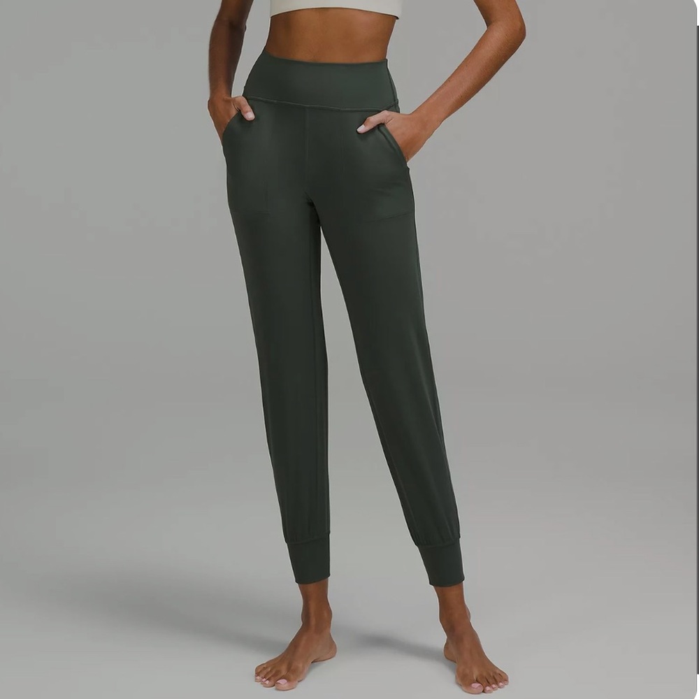 EUC Lululemon Align high rise joggers